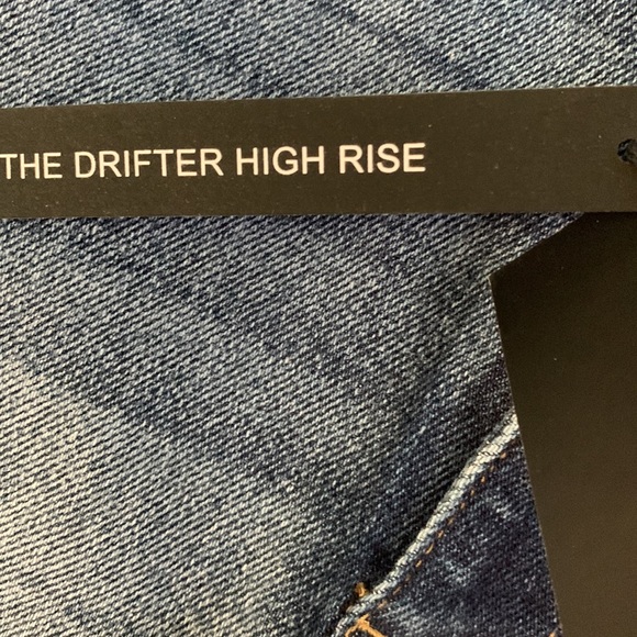 Kendall + Kylie Shorts Size 11/30 High rise NWT  Stretch Denim - Picture 7 of 9